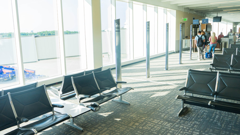People in line at a gate at Greenville-Spartanburg International Airport