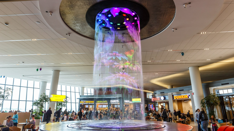 Aquatic show in terminal B at LaGuardia airport
