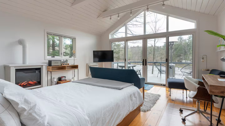 Scandinavian bungalow in Cairo, New York