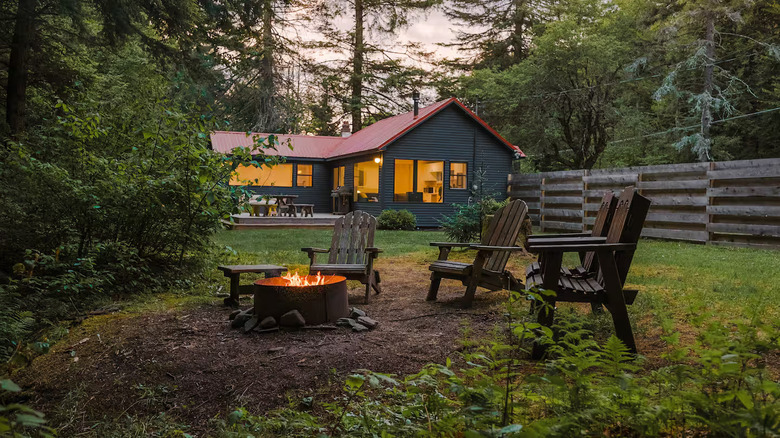 Creekside cabin on Airbnb outside Livingston Manor, New York