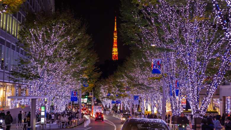 Tokyo Tower from Roppongi Hills during Christmas