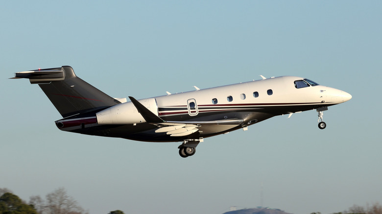 Embraer Praetor 500 taking off