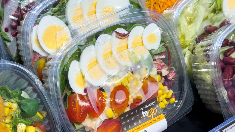 Rows of prepackaged salads