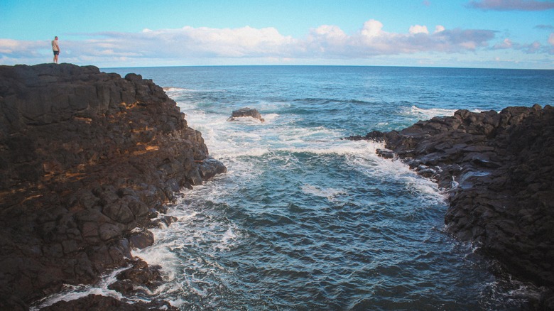 The beautiful Queen's Bath in Kauia