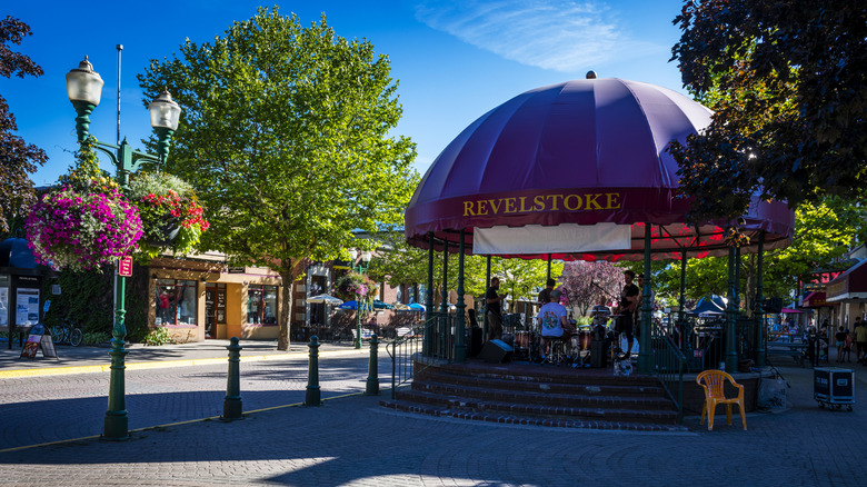 Outdoor shopping center in Revelstoke, Canada