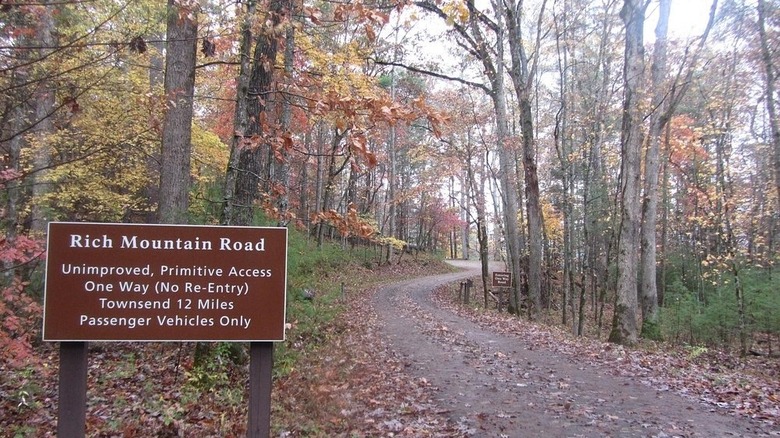 Sign at the entrance to Rich Mountain Road in Great Smoky Mountains State Park