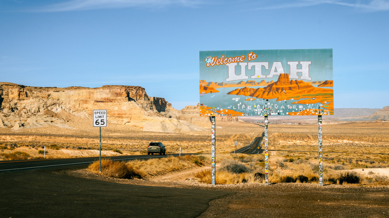 A car entering the state of Utah