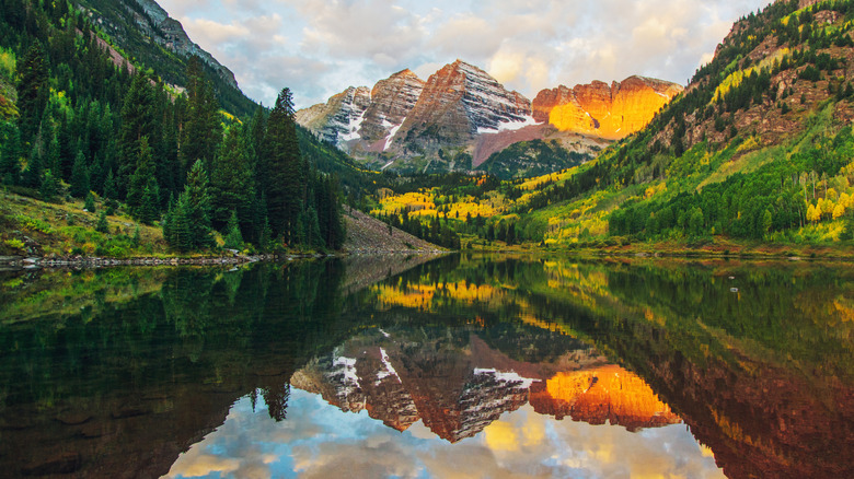 Maroon Lake with the Maroon Bells peaks in the distance in Colorado's Rocky Mountains