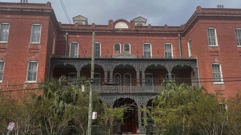 Exterior of Hotel Saint Vincent in NOLA