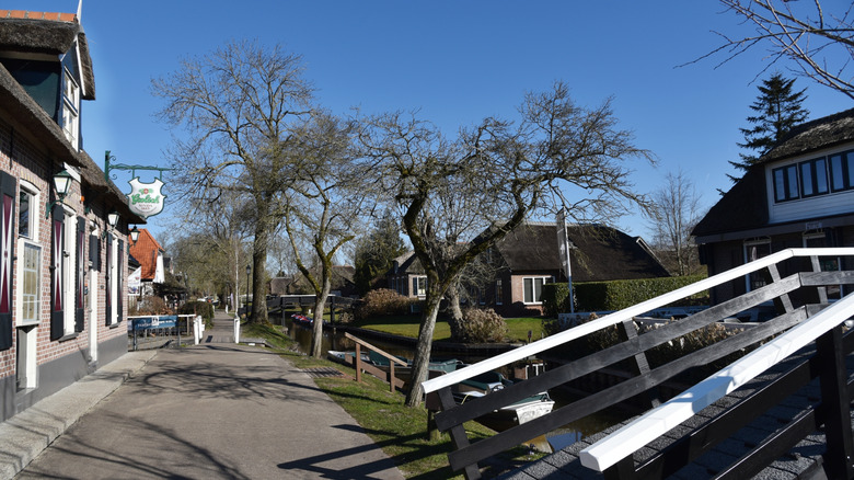 Shops and houses along a canal in Giethoorn
