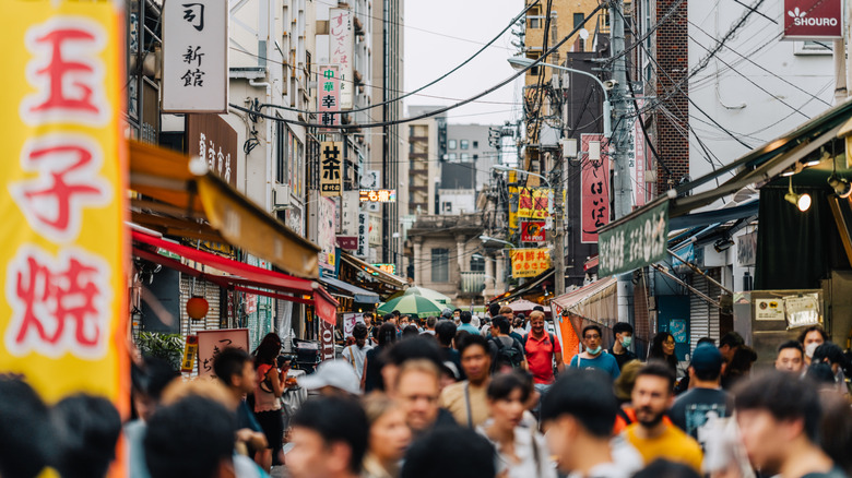 Tsukiji Outer Market crowds
