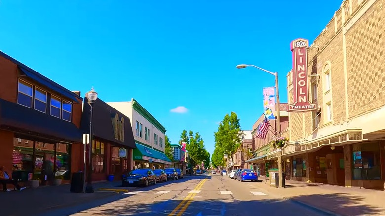 Street view of Downtown Mount Vernon, Washington,