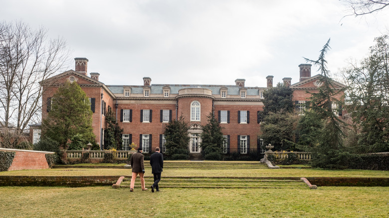 Two people walking the grounds of Dumbarton Oaks in Georgetown
