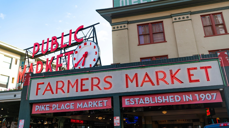 Neon signs a the historic Pike Place Market in Seattle