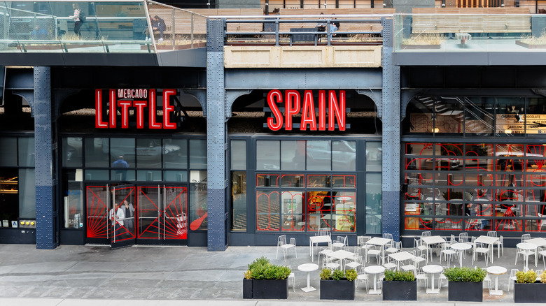 Facade of Mercado Little Spain
