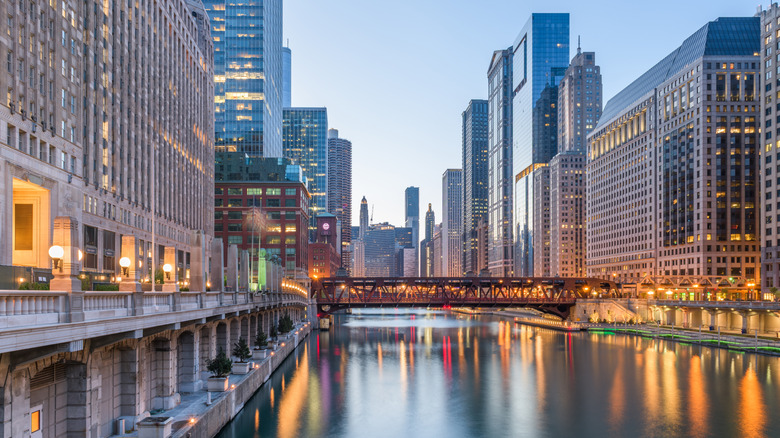 river running through skyscraper downtown area of chicago illinois