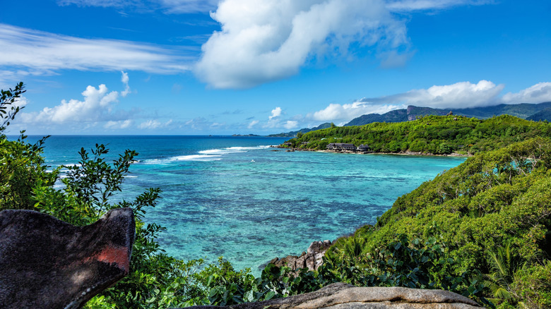 View of the Indian Ocean from Moyenne Island