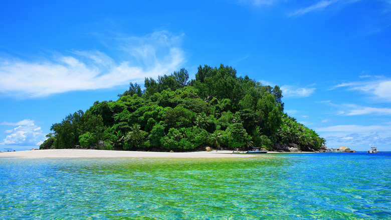 Moyenne Island in Seychelles