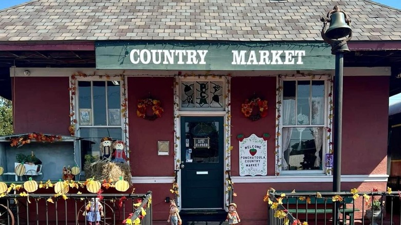 Front of Country Market in downtown Ponchatoula, LA
