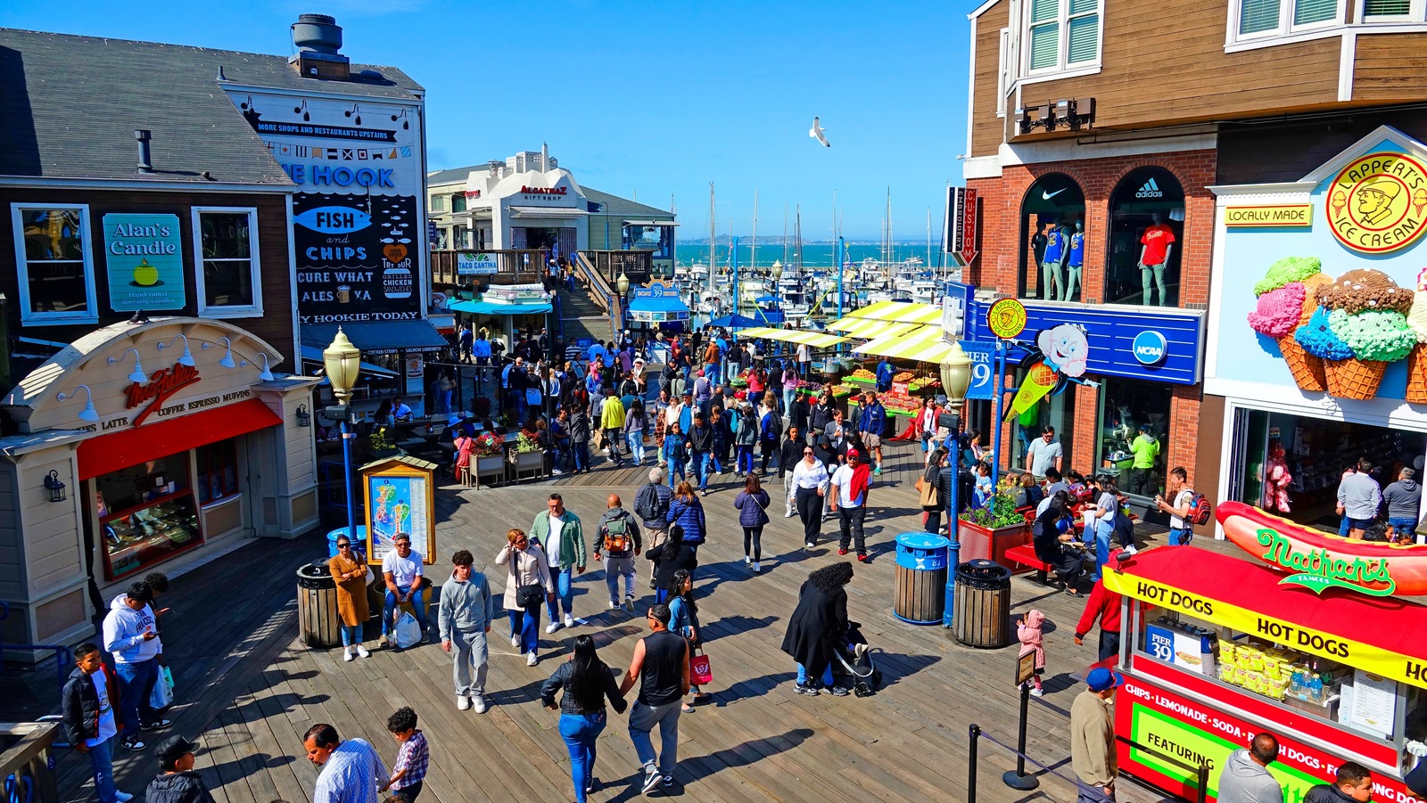 The 'World's Worst Tourist Trap' Is A Wildly Popular California Destination Full Of Shops And Attractions