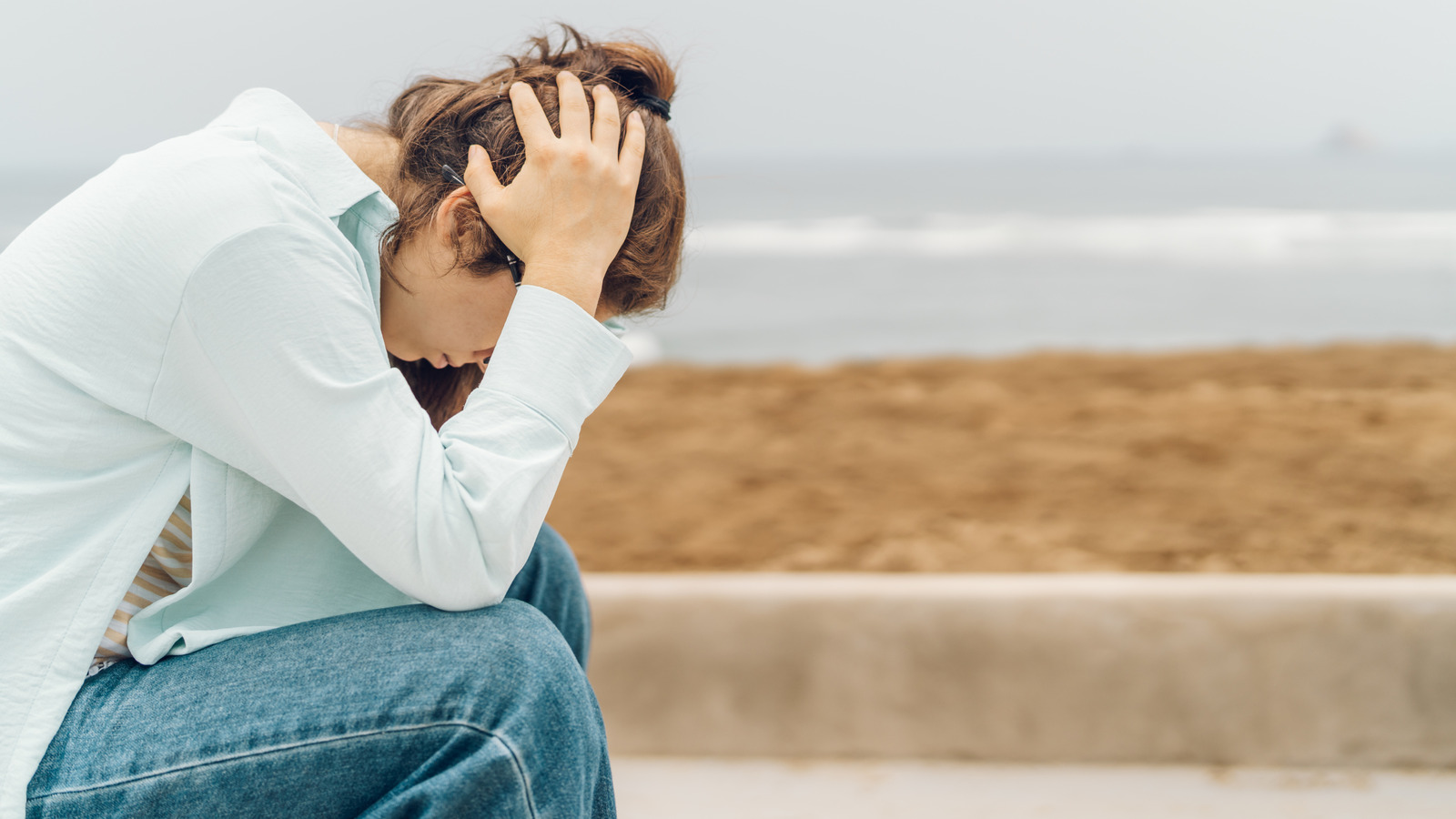 The Worst Beachgoer Habits That Will Put A Damper On Everyone Else's ...