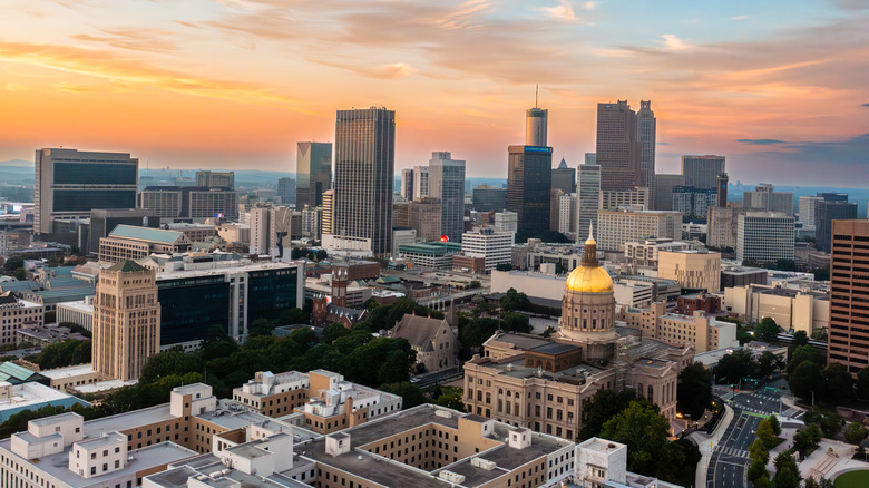 The skyline of Atlanta with the golden dome of the state capitol building