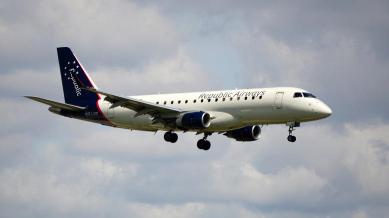 Republic Airways jet flying out of Chicago