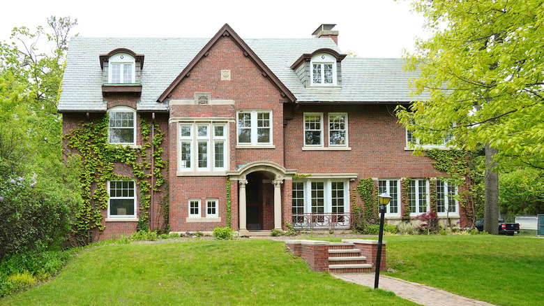 An old-fashioned house in Highland Park, Illinois