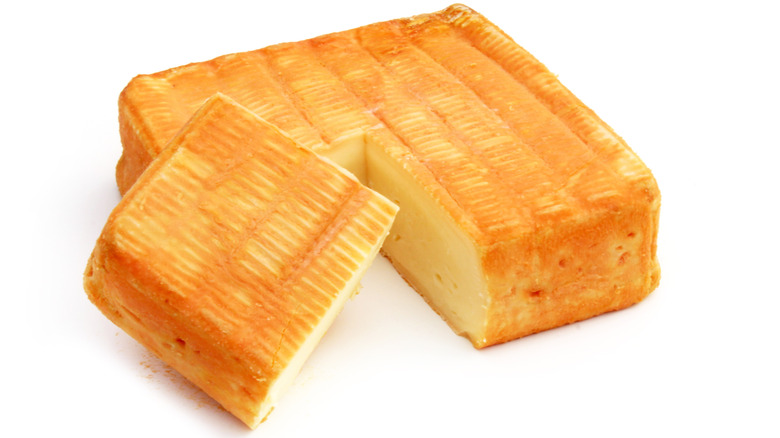 Vieux Boulogne block of cheese