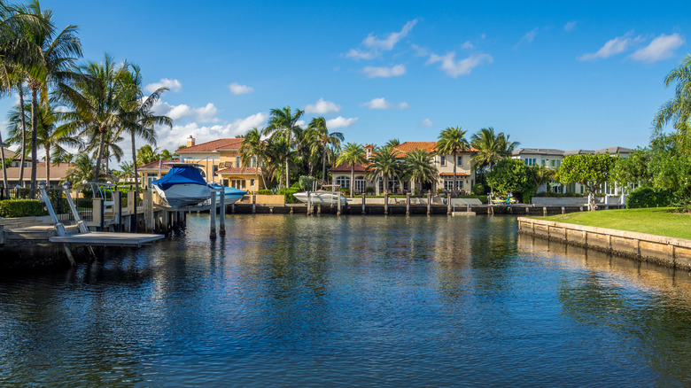 Waterfront homes in Manalapan