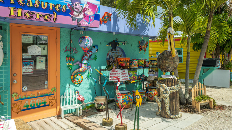 colorful storefront in Matlacha