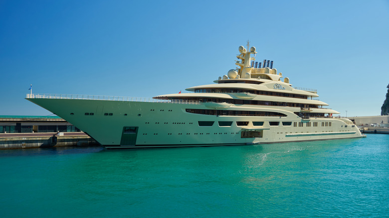 Dilbar yacht in port