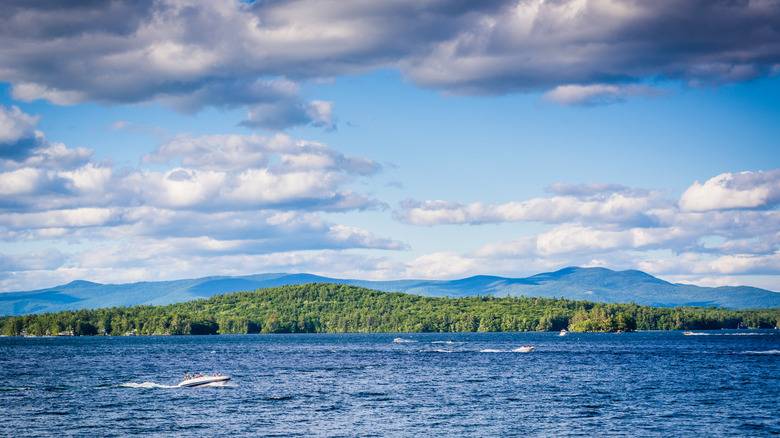 boats on the water at Lake Winnipesaukee