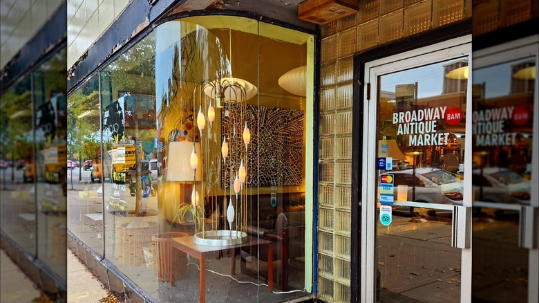 Exterior of Broadway Antique Market