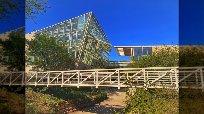 Exterior of the Peggy Notebaert Nature Museum