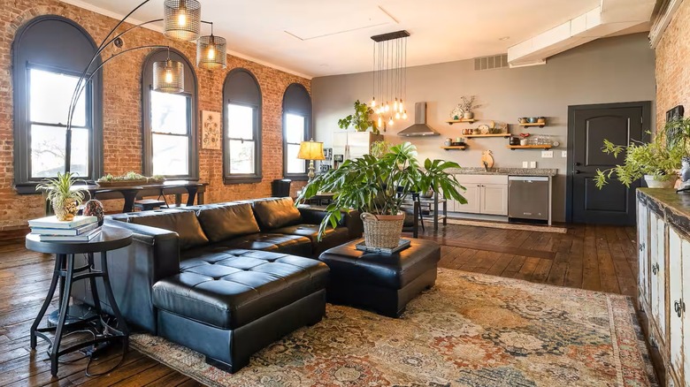 Queenie's Loft is a historic property with modern furnishings