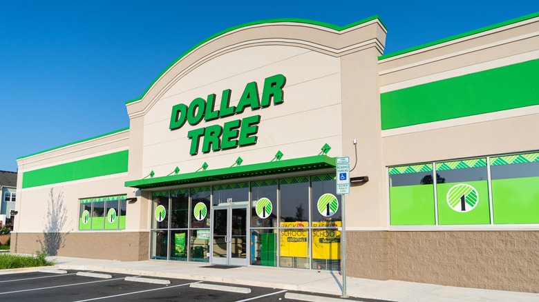 dollar tree storefront