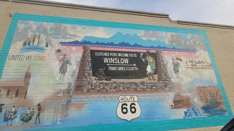 picture of mural/welcome sign in Winslow