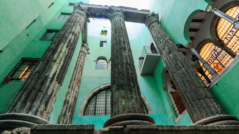 Roman columns hidden in Barcelona
