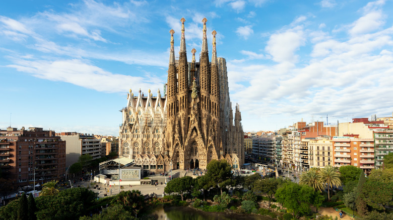 A straight-on view of view of the Basílica de la Sagrada Familia in Barcelona