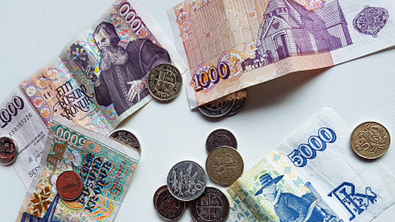 Icelandic kronas laid out on a table