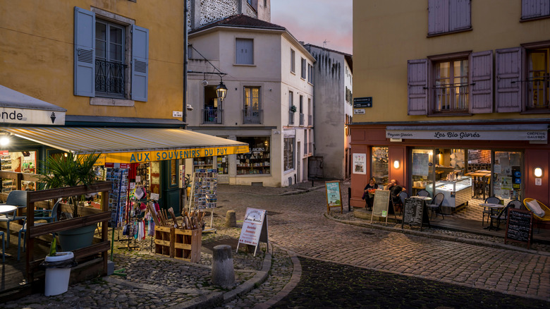 Shops and restaurants line streets of Le Puy-en-Velay