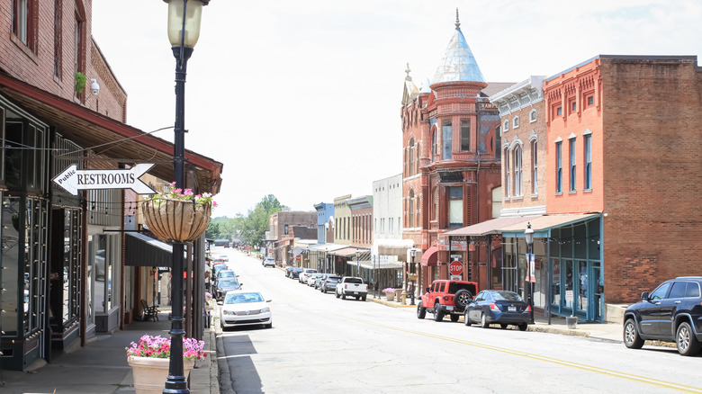 A beautiful street in downtown Van Buren