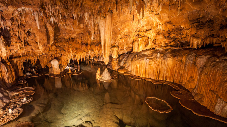 A room in Onondaga Cave in Missouri