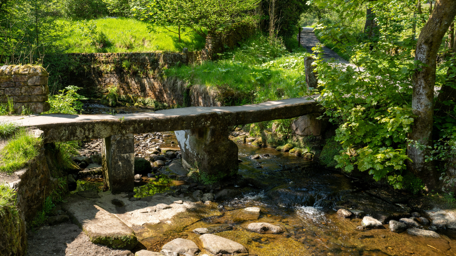 This Charming Car-Free Escape In The English Countryside Is A Scenic Idyll Only An Hour From Manchester