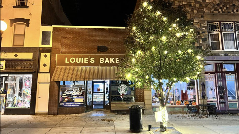Exterior shot of Louie's Bakery in Marshall at night.