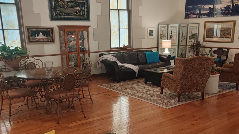 The sitting area inside Trinity Hill Bed and Breakfast in New Haven, Missouri.