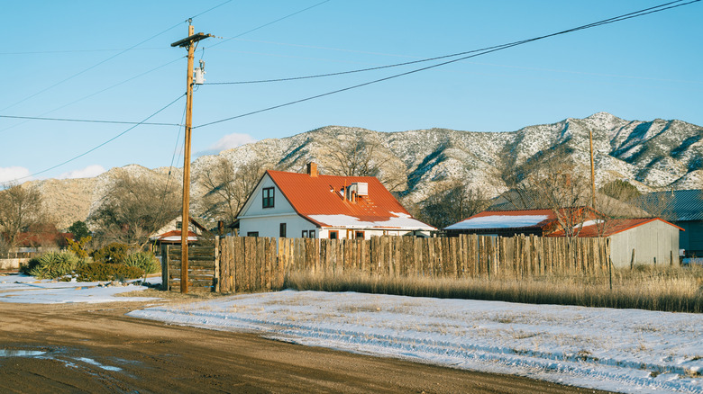 Snowy view of a house in Magdalena