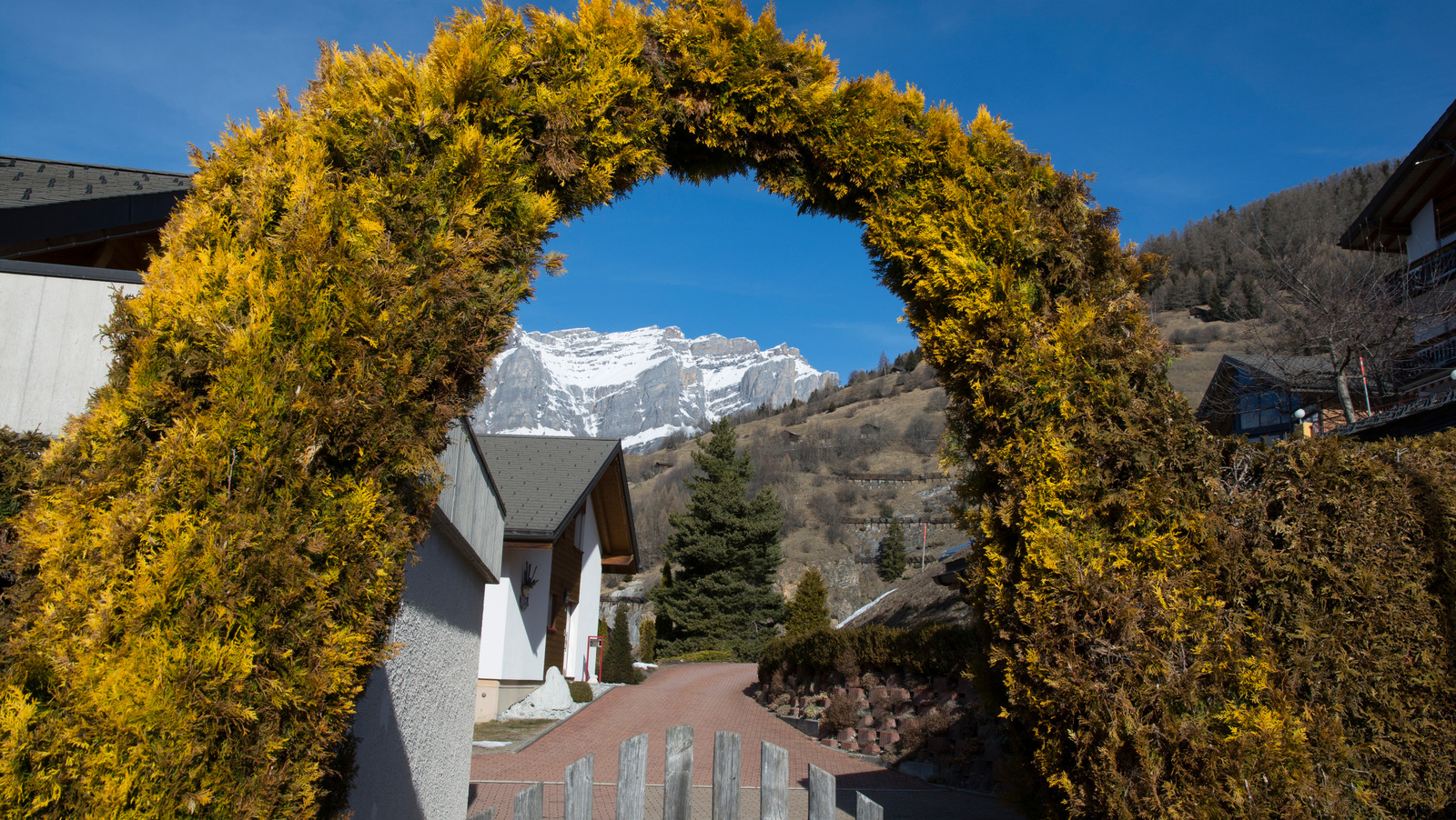 This Charming Village In Europe Will Pay You To Live In A Paradise ...