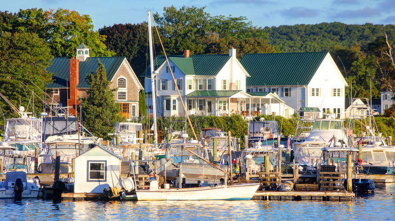 Nearby Niantic is a pretty village on the Connecticut coastline
